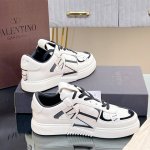 代购级品质 出 实物拍摄 Valentino Garavani Vl7N 小牛皮低帮绑带运动鞋、休闲鞋 男士女士情侣真皮板鞋 七条绑带，装饰橡胶效果 Vltn