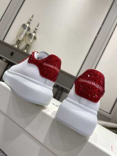 新款 钻尾 羊皮里 女 男 码数34-40 新款 钻尾 牛皮里 女 男 码数38-44 麦昆高品质顶级版Alexander mcqueen 经典明星爆款百搭小白