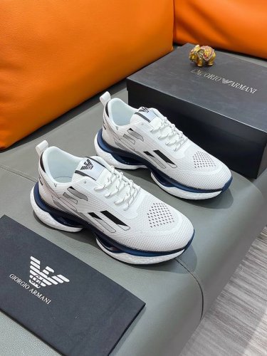 商品名称：Armani 阿玛尼 正规码数: 38-44 休闲鞋 商品材料：精选 滴胶网布鞋面，柔软羊皮垫脚；原厂特供大底。