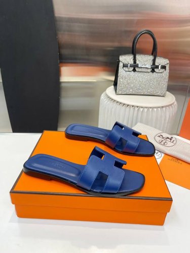 出厂价pp 版本升级 橡胶底 hermes 爱马仕H拖鞋Oran凉鞋系列 时尚又百搭 超级舒服 每个细节都做到极致 原版Swift小牛皮 原版1:1独家私模鞋面