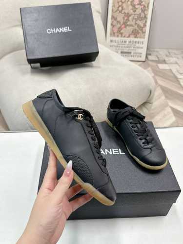 Chanel香奶奶2024专柜顶级休闲款运动鞋 这款经典设计；鞋面多种工艺的风格；大底却时尚运动；不平凡的拥入了多种配色元素 多元化混搭非常好看百搭，休闲，时尚