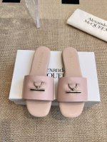 橙子出厂价p alexander Mcqueen 亚历山大 麦昆 春夏新款 平底拖鞋 一字拖 休闲凉拖 原版复刻定制 搭配金属扣刻Mcq标志 轻松穿出大长腿 舒