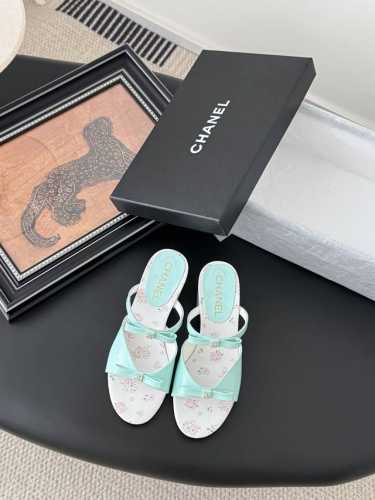 Chanel 2025p新款蝴蝶结凉鞋 小方跟秒增高 走路很稳很舒适 上脚超级显瘦显白 显气质 气场狠狠拿捏 夏天日常出行 妥妥仙女鞋 鞋面牛皮 内里羊皮 真皮