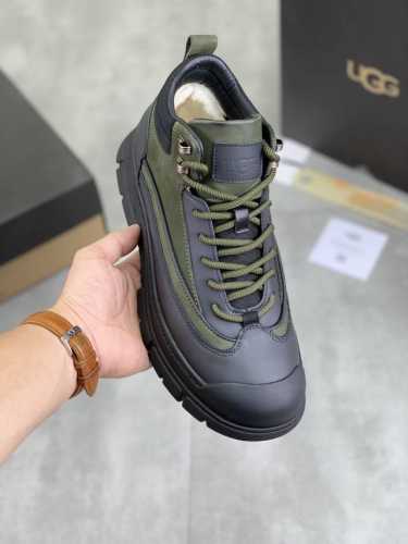 工厂价 真羊毛 UGG 爆款男鞋官方网同步正品品质不是一般市场仿货可比拟的鞋面为进口意大利磨砂牛皮，内里：垫脚级真羊毛只有A级才能显效果 手感柔滑细腻鞋型大气，