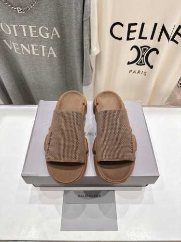 高版本出厂 男码+10 Balenciaga 巴黎世家25Ss最新爆款夏季厚底沙滩针织拖鞋 情侣款 超级种草单品 轻松配搭夏季Look 时髦度满分 搭配指数满分