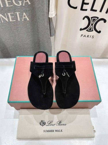 高版本出厂 Loro Piana* Lp 诺悠翩雅2025Ss夏季新款夹脚拖鞋 市场顶级品质 极简高级大方～高级而舒适的气息～ 夏天当然就得美美哒～ 上脚柔软舒