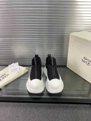 Alexander McQueen. 麦昆早春新款厚底运动鞋，原版1:1开发，大底原版开膜TPU底，面料丝绸牛皮，里皮皮，码数35-44