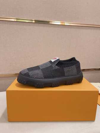 工厂价： Lv Space Lander 系列 牛仔 丹宁布 厚底 便鞋针织 休闲 运动鞋 本款space Lander 便鞋出自 2024早秋系列，以 Der - 点击图像关闭