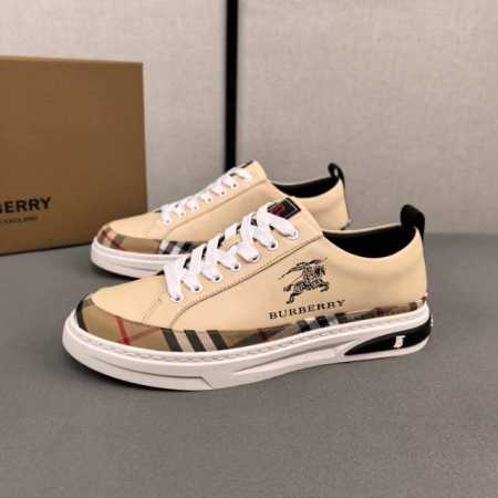 Burberry 巴宝莉 批 。时尚运动休闲鞋，鞋面采用头层牛皮搭配格子料，头层猪皮内里，橡胶大底。男款38-44。 - 点击图像关闭
