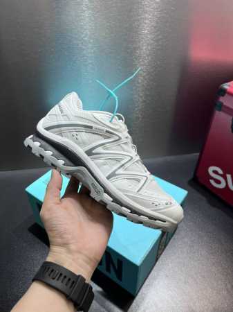 Salomon Xa Pro 3D Suede 萨洛蒙户外越野跑鞋 鞋面采用sensifit贴合技术 全方位贴合包裹脚型 鞋跟部鞋底牵引设计 提供强大的抓地性能 - 点击图像关闭