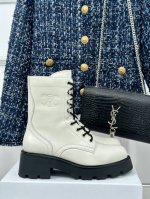 厂价 Celine｜赛琳24秋冬新品厚底踢不烂马丁靴！ 上脚超级帅气超级酷！秀气又不失帅气。配牛仔裤绝绝子绝对是今年秋冬必火的一款单品！ Go 材质： 鞋面定制
