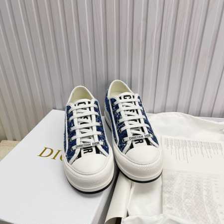 出厂 ，现货高品质 Dior 迪奥 平底运动鞋采用全刺绣标志性图案市场顶级品质国外专柜爆款非市场普通仿版面料采用意大利进口布料刺绣鞋面，原版模具注胶Logo磨砂 - 点击图像关闭
