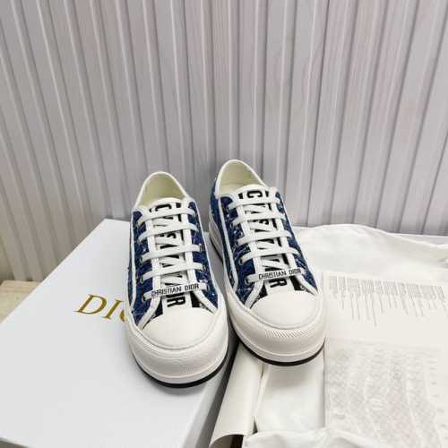 出厂 ，现货高品质 Dior 迪奥 平底运动鞋采用全刺绣标志性图案市场顶级品质国外专柜爆款非市场普通仿版面料采用意大利进口布料刺绣鞋面，原版模具注胶Logo磨砂