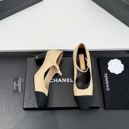 工厂价 顶级品质！Chanel 小香25C早春新品、高跟鞋 粗跟方头玛丽珍单鞋香奶奶家一贯的优雅名媛气质 高级感十足上脚非常nice～极简的配色深入人心~本年度 - 点击图像关闭