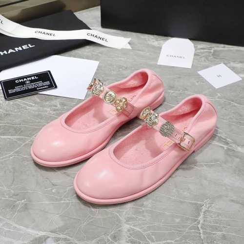 布面 皮面 顶级版本 Chanel 香奈儿 秋冬新款手工复古金币玛丽珍单鞋 材料面料：牛皮 布 内里：羊皮 大底：原版真皮大底 跟高：1.5Cm 码数：35-4