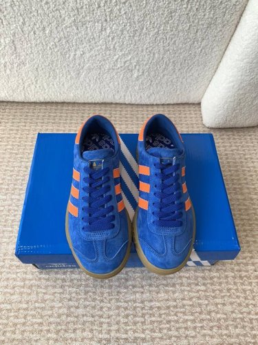Adidas阿迪达斯Hamburg系列 三叶草 德训鞋 休闲 运动鞋 原版购入开发 做货 adidas Hamburg 系列鞋款于1982年问世，其前卫设计至今