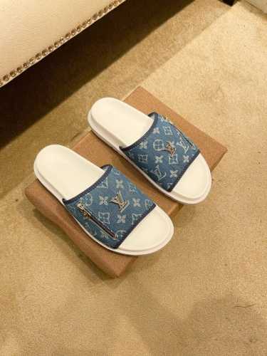 工厂P价 。 Louis V*路易威登高端精品 奢品拖鞋，1:1高端品质，休闲阳光宽松舒适型，最高版本高品质精品，经夏季必入哦！38-44