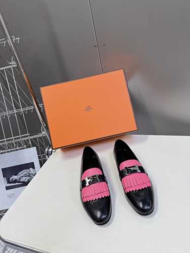 Hermes 爱马仕经典热卖代购级乐福鞋 穆勒单鞋 海外代购买手货源，纯原定制 韩国客过毒验收 1一级定制胎牛皮面料，马克缝线 纯手工滚边 2混种羊皮内里 垫脚