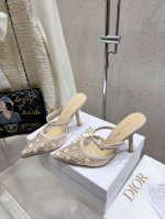 代购级 Dior 迪奥 25ss 春夏走秀新款Tribales系列女鞋 CD明星同款时尚尖头 烫钻 高跟穆勒凉拖鞋 凉鞋 单鞋材质:原版定制进口澳钻 原版开模网
