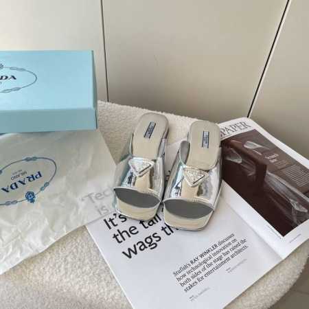 出厂 Prada 普拉达 2025顶级专柜 新款限定 官网上新 独家首发 普拉达 Prada 25S早春乱 宽嘴平底拖 Prada拖鞋 Prada 潮鞋 Pra - 点击图像关闭