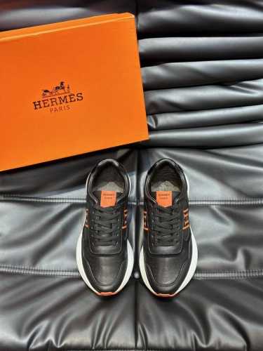 实价 Hermes 爱马仕 Hugo厚底运动鞋休闲男鞋，这款运动鞋采用进口头层牛皮拼接透气网面设计，对比色设计打造动感的现代造型，鞋头前端自然色橡胶嵌饰，款式新