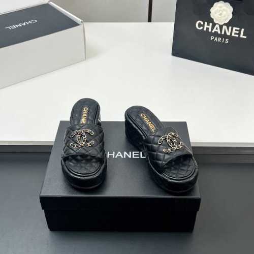 主推款 310 顶级品质！实物拍摄太美啦Chanel2660新款菱格链条厚底拖鞋坡跟防水台凉拖鞋 真的太美啦吧！ 香奈儿属于夏天的颜色 仙女必备爆款 太喜欢这双