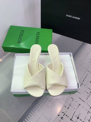 Bottega Venetabv Blink系列高跟凉拖鞋 Ins 小红书巨多网红明星上身 真的太美了高级穿着又仙女 简约时髦又有设计感而且非常非常好穿 特别是