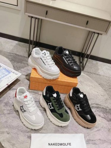 nakedwolfe沃尔夫顶级独家版本，厚底 休闲 运动 松糕厚底鞋 沃尔夫法国知名品牌，狼头的知名标识，在奢侈品界享有盛誉，随着品牌的发展，在我们国内知名度也