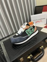出厂价： 新品dolce&Gabbanadg高端男士运动休闲鞋。顶级专柜原单货。 原版进口牛皮 多种材质拼接设计进口牛皮内里 牛皮垫脚原版tpr弹力大底。 Si