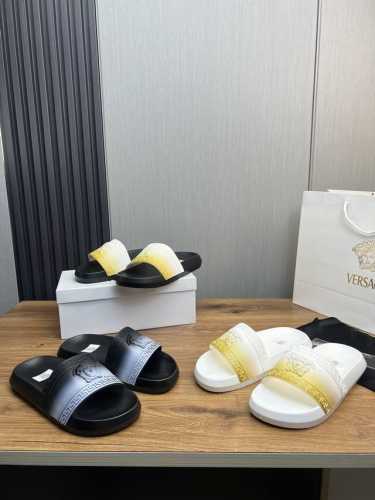 工厂价 范思哲拖鞋 男鞋高端品牌 官网1:1最新力作：原版开模定制 面料釆用进口原版材料制作，升级版大底，更轻便，防滑。市场顶级品质，简单不失品味，潮人必备，时