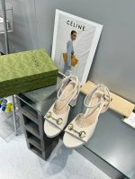 工厂价 G家顶级代购 GUCCI 2024夏季新款 恨天高高跟水台凉拖鞋经典马街链条扣 上脚非常完美，优雅大方并且性感！ 面料：牛皮 内里 垫脚：进口羊皮里 鞋