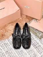 Miu Miu 缪缪 25 早春新品 专柜主打最新走秀款 蝴蝶结复古玛丽珍粗跟单鞋火爆上新！ 缪家高货 顶级工艺打造精品质感 无敌舒适 超高品质的法式小仙女皮鞋