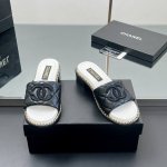 工厂P价 高版本！！太美啦Chanel2025新款链条厚底高跟防水台高凉鞋 拖鞋 真的太美啦吧！ 香奈儿属于夏天的颜色 仙女必备爆款 太喜欢这双鞋了 Chane