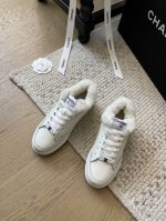 Chanel 24B羊毛熊猫小白鞋 顶级版本！ 真羊毛 非常百搭好看！鞋面原版小牛皮 内里真羊毛 原版防滑大底！ 码数：35-41 定制不退换