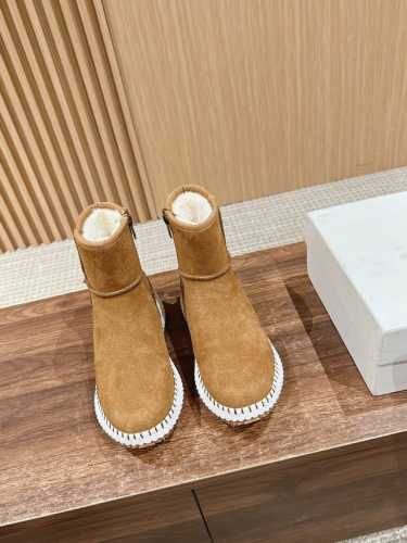 女款Size：35-39 40 41定做不退换 克洛伊蔻依新款羊毛一体雪地靴 本季颜值爆表的酷潮靴 防滑双层加厚大底！穿上增高神器！