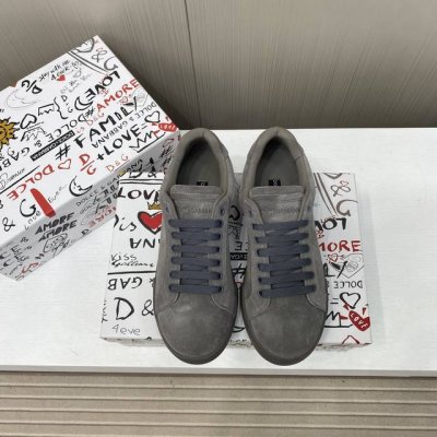 出厂价p 顶级品质 2025高端版本 原单品质 D0Lce & Gabbana 今年的主打款式 没有之一 超火超帅气的休闲鞋此款传承了D家一贯有点浮夸而不失时尚
