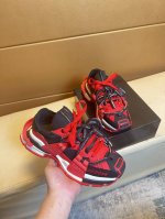 原单品质独家首发 杜嘉班纳～独特现代风运动鞋。休闲乐福原版皮 羊里 拒绝脱色磨脚 鞋底：原厂特供原版底，超酷 系带走路都带风风格设计 超舒服耐磨防滑原版底 。就