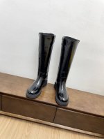 顶级版本FENDI 芬迪 ss秋冬新款厚底不过膝长靴骑士靴 大爱老花系列 经典老花永不过时 上脚绝美 怎么搭配都时髦 舒适又好看 鞋面：采用进口牛皮 原版老花布