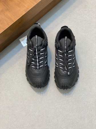 Moncler 蒙口 全新Trailgrip GTX鞋履出货 Moncler 带来了自家的原创鞋款Trailgrip，依然是户外机能造型。这款鞋的设计师大有来头 - 点击图像关闭