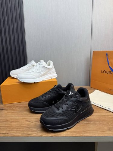 工厂p价 lv.男鞋专柜爆款 官网同步 1:1高品质出货原版牛皮拼舒适网面. 原厂原版底 38-45 38.45定做不退换