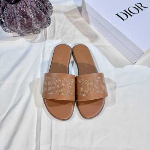 出厂： Dior 迪奥 2025新花色 太空珠平底拖鞋 一字拖 休闲凉拖 码数：35-42 颜色：棕色