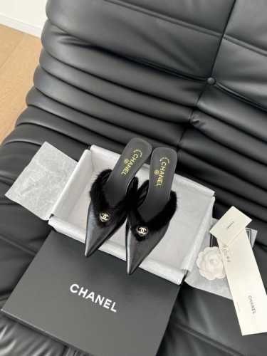 Chanel 25C新款兔毛尖头穆勒半拖系列 一脚蹬系列 鞋面牛皮 内里羊皮 真皮大底 Size:35-39 40定