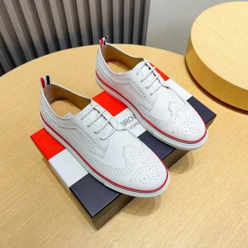 工厂p Thom Browne 汤姆 布朗 New York 汤姆再上爆款！这个邪魅酷感的新锐品牌 让我们在这个夏天有了放松 时髦 个性的新选择 Tb白鞋风暴.