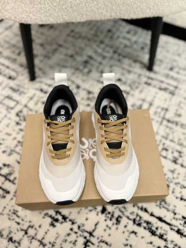 情侣款昂跑 On Running与loewe 罗意威的联名全新开启：穿上它去来一场高级审美的citywalk吧！ * Cloudtit2.0，超级无敌爆炸轻盈与
