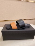 工厂p价 prada 拖鞋 顶级代购 男士春夏拖鞋专柜同步 鞋面意大利进口牛皮搭 标志图形高品质工艺 鞋底 原厂特供原版底 独家活动成型底超级舒适 原厂跟单货