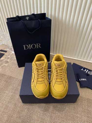 Dior迪奥x石头岛Stone Island 联名款B30系列 休闲 运动鞋 老爹鞋 顶级版本做货 这次精彩的合作堪称一场别开生面的对话，展现了非凡的创意。金琼