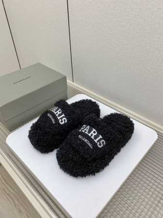 出厂 高版本 Balenciaga巴黎世家23Vs秋冬最新爆款情侣毛拖系列 原版购入开发，一比一做货balenciaga 整体鞋型汲取了balenciaga T - 点击图像关闭