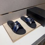 出厂价Pp 布鲁～ 男士休闲拖鞋 2025Z柜同步发售 码数:39-45# 3个颜色鞋面选用牛皮拼接真皮内里，舒适透气，鞋底：原版舒适耐磨防滑大底，实物拍摄实物