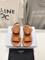 高版本出厂 赛琳2024Ss夏季最新复古时髦罗马凉鞋 New Celine*思琳 凉鞋 各大网红同款的凯旋门凉鞋经典又百搭 种草推荐夏天搭配袜子 简直绝绝子了复