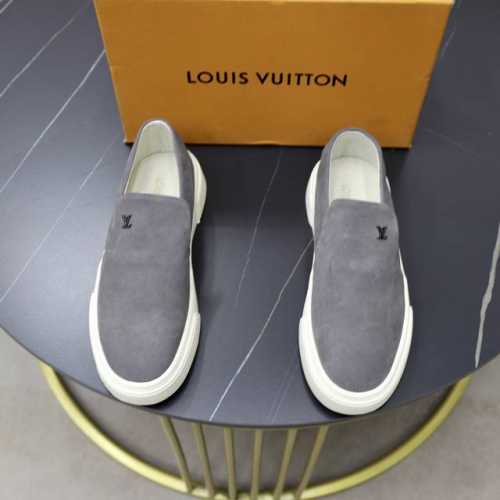 出厂价： 品牌：Lv路易威登 标准码：38–44 45定制 等级：官网同款 材料：原版品牌防水面料 加厚羊皮内里 轻便柔软耐磨大底 款式类别：男士时尚休闲鞋 尊